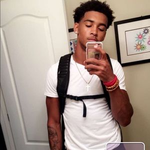 Meet your Posher, Kenyatta